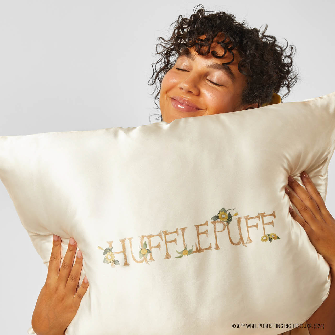 Kitsch x Harry Potter Satin Pillowcase in Hufflepuff - Image 4