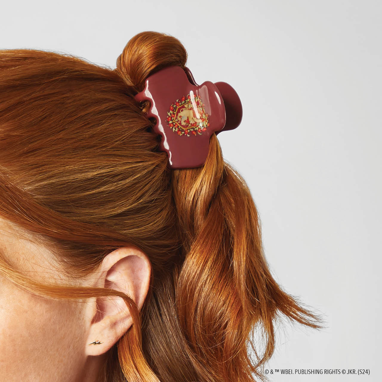 Alternative view of Kitsch x Harry Potter Cloud Claw Clip in Gryffindor